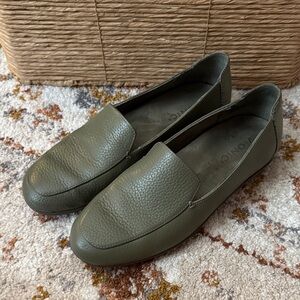 Vionic Women's Sage Green Elora Loafers